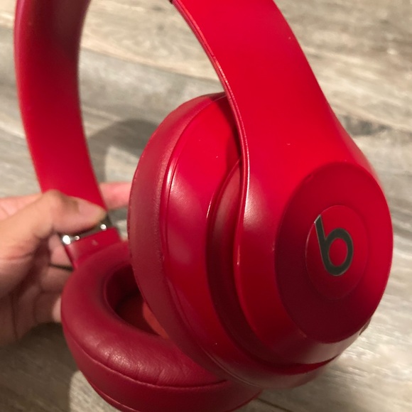 Red beats